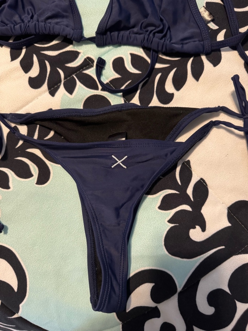 Boutine la bikini - Picture 3 of 3